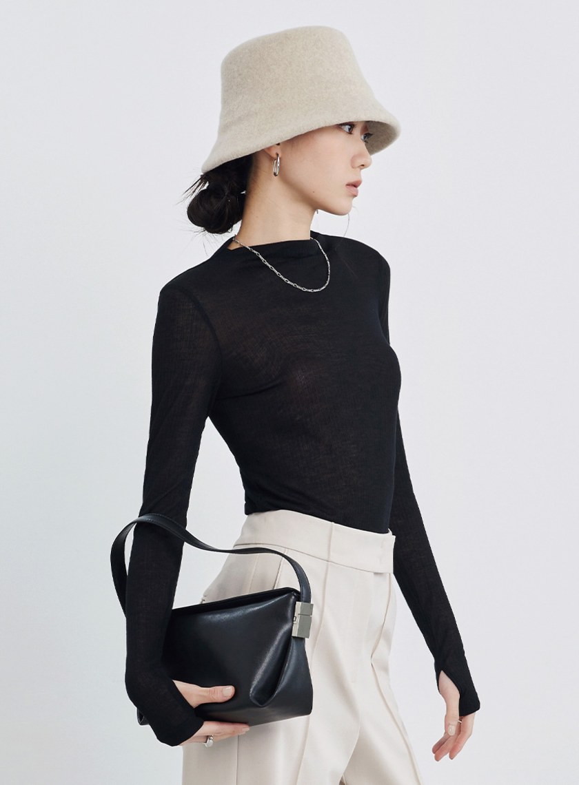 半高領舒適高彈內搭上衣